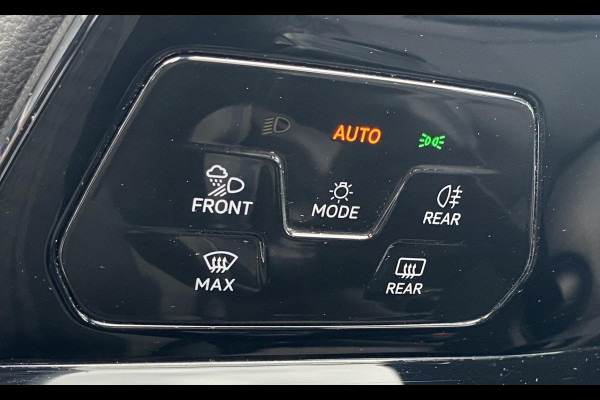 Volkswagen Golf 1.5 eTSI R-Line/ Virtual CP/ Pano/ IQ-light/ Sfeer/Cam/19"/Keyless