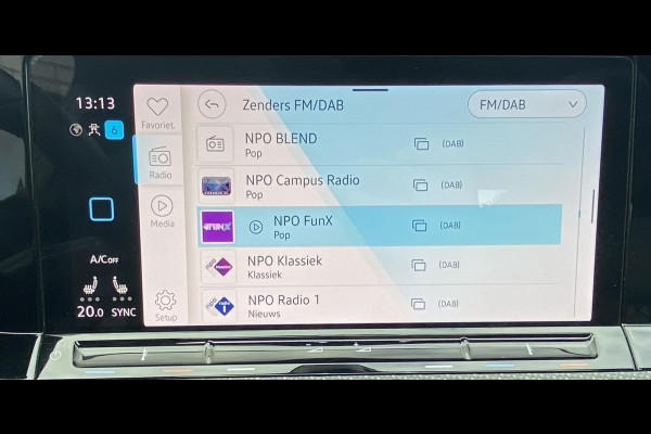 Volkswagen Golf 1.5 eTSI R-Line/ Virtual CP/ Pano/ IQ-light/ Sfeer/Cam/19"/Keyless