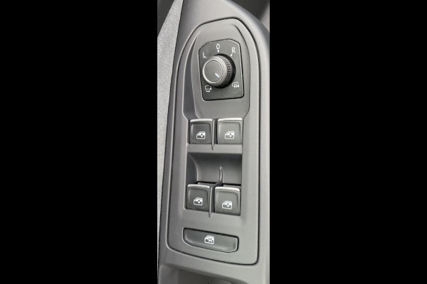 Volkswagen Golf 1.5 eTSI R-Line/ Virtual CP/ Pano/ IQ-light/ Sfeer/Cam/19"/Keyless