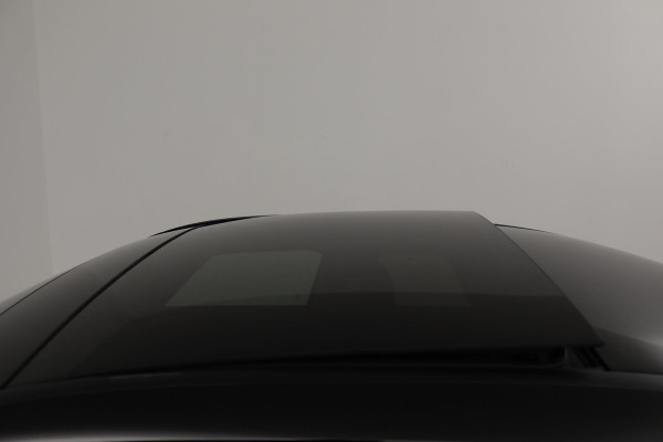 Mercedes-Benz A-Klasse 200 Business Solution AMG (PANORAMADAK, STOELVERWARMING, ACHTERUITRIJCAMERA, SFEERVERLICHTING)