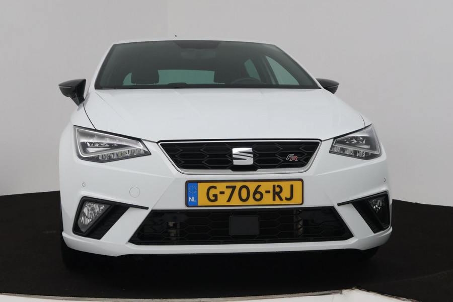 Seat Ibiza 1.0 TSI FR Business Intense (DIGITALE COCKPIT, NAVIGATIE, ACHTERUITRIJCAMERA, PARKEERSENSOREN, CRUISE CONTROL)