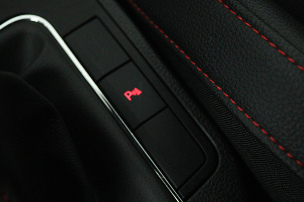Seat Ibiza 1.0 TSI FR Business Intense (DIGITALE COCKPIT, NAVIGATIE, ACHTERUITRIJCAMERA, PARKEERSENSOREN, CRUISE CONTROL)