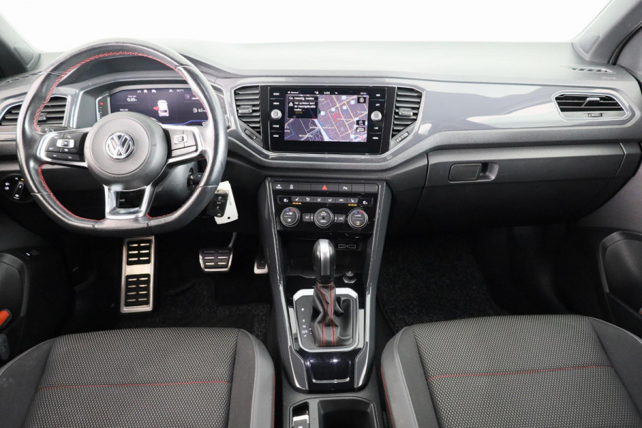 Volkswagen T-Roc 1.5 TSI Sport Business R-line 150 pk Automaat (DSG) | Navigatie | Achteruitrijcamera | Parkeersensoren | Adaptieve cruise control | Stoelverwarming |