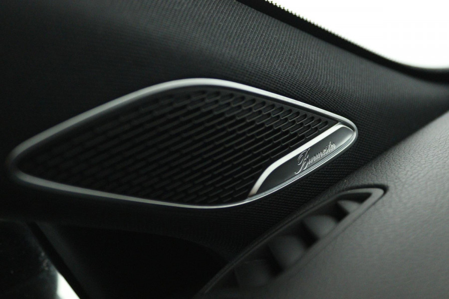 Mercedes-Benz A-Klasse 220 4MATIC Premium Plus (PANORAMADAK, SFEERVERLICHTING, STOELVERWARMING, BURMESTER, ACHTERUITRIJCAMERA)