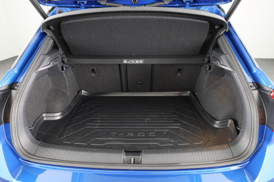 Volkswagen T-Roc 1.5 TSI Sport Business R-line 150 pk Automaat (DSG) | Navigatie | Achteruitrijcamera | Parkeersensoren | Adaptieve cruise control | Stoelverwarming |