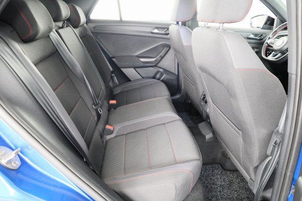 Volkswagen T-Roc 1.5 TSI Sport Business R-line 150 pk Automaat (DSG) | Navigatie | Achteruitrijcamera | Parkeersensoren | Adaptieve cruise control | Stoelverwarming |