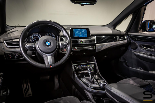BMW 2 Serie Active Tourer 218i|M-sport|NAP|Cam|Pano|HIFI|Trek