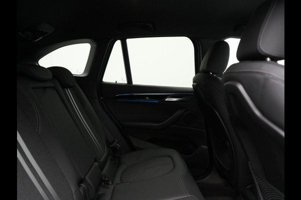 BMW X1 xDrive25e Sportline Plug In Hybrid 221pk Dealer O.H. PHEV | Trekhaak | Camera | Sfeerverlichting | Keyless | Sportstoelen Verwarmd | LED Koplampen | Cruise Control | Navigatie | DAB |
