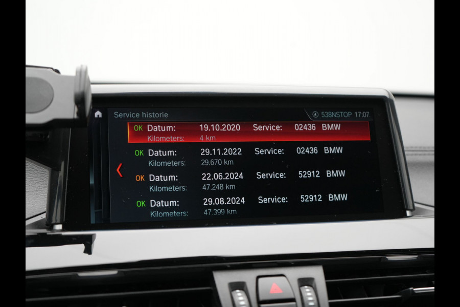 BMW X1 xDrive25e Sportline Plug In Hybrid 221pk Dealer O.H. PHEV | Trekhaak | Camera | Sfeerverlichting | Keyless | Sportstoelen Verwarmd | LED Koplampen | Cruise Control | Navigatie | DAB |