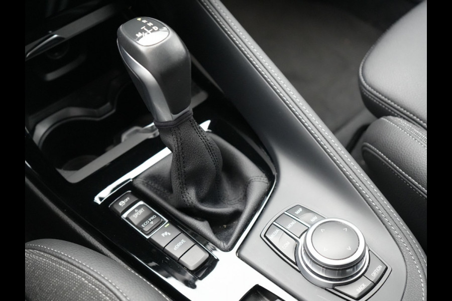 BMW X1 xDrive25e Sportline Plug In Hybrid 221pk Dealer O.H. PHEV | Trekhaak | Camera | Sfeerverlichting | Keyless | Sportstoelen Verwarmd | LED Koplampen | Cruise Control | Navigatie | DAB |