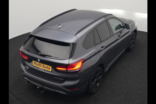 BMW X1 xDrive25e Sportline Plug In Hybrid 221pk Dealer O.H. PHEV | Trekhaak | Camera | Sfeerverlichting | Keyless | Sportstoelen Verwarmd | LED Koplampen | Cruise Control | Navigatie | DAB |