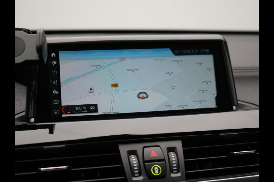 BMW X1 xDrive25e Sportline Plug In Hybrid 221pk Dealer O.H. PHEV | Trekhaak | Camera | Sfeerverlichting | Keyless | Sportstoelen Verwarmd | LED Koplampen | Cruise Control | Navigatie | DAB |