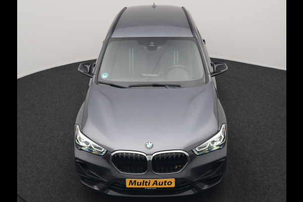 BMW X1 xDrive25e Sportline Plug In Hybrid 221pk Dealer O.H. PHEV | Trekhaak | Camera | Sfeerverlichting | Keyless | Sportstoelen Verwarmd | LED Koplampen | Cruise Control | Navigatie | DAB |