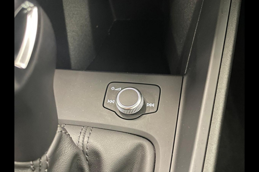 Audi A1 Sportback 30 TFSI 110 pk S-tronic Navigatie Apple Carplay/ Android Auto Parkeersensoren Cruise Control Virtual Cockpit Climate Control Lichtmetalen velgen