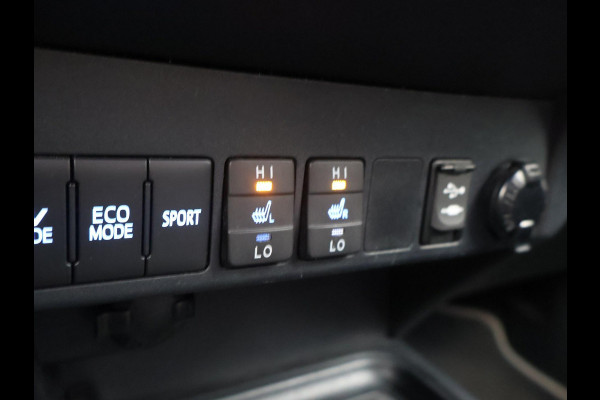 Toyota RAV4 2.5 HYBRID AWD 4WD AUT. DYNAMIC + TREKHAAK 1650 KG | ADAPTIVE CRUISE | CAMERA | STOELVERW. | 18 INCH