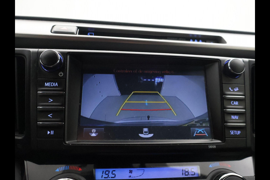 Toyota RAV4 2.5 HYBRID AWD 4WD AUT. DYNAMIC + TREKHAAK 1650 KG | ADAPTIVE CRUISE | CAMERA | STOELVERW. | 18 INCH