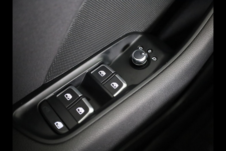 Audi A3 Sportback 40 e-tron Advance Sport 204pk | Navigatie | Virtual Cockpit | 17 inch lichtmetalen velgen | Adaptieve cruise control