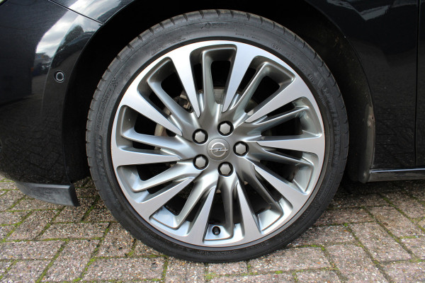 Opel Astra Sports Tourer 1.2 Ultimate | Trekhaak | Winterpack | BLIS | Cruise control | Navigatie | Camera