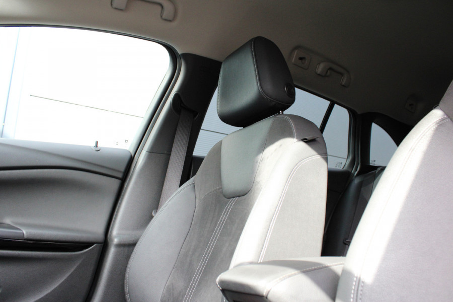 Opel Astra Sports Tourer 1.2 Ultimate | Trekhaak | Winterpack | BLIS | Cruise control | Navigatie | Camera