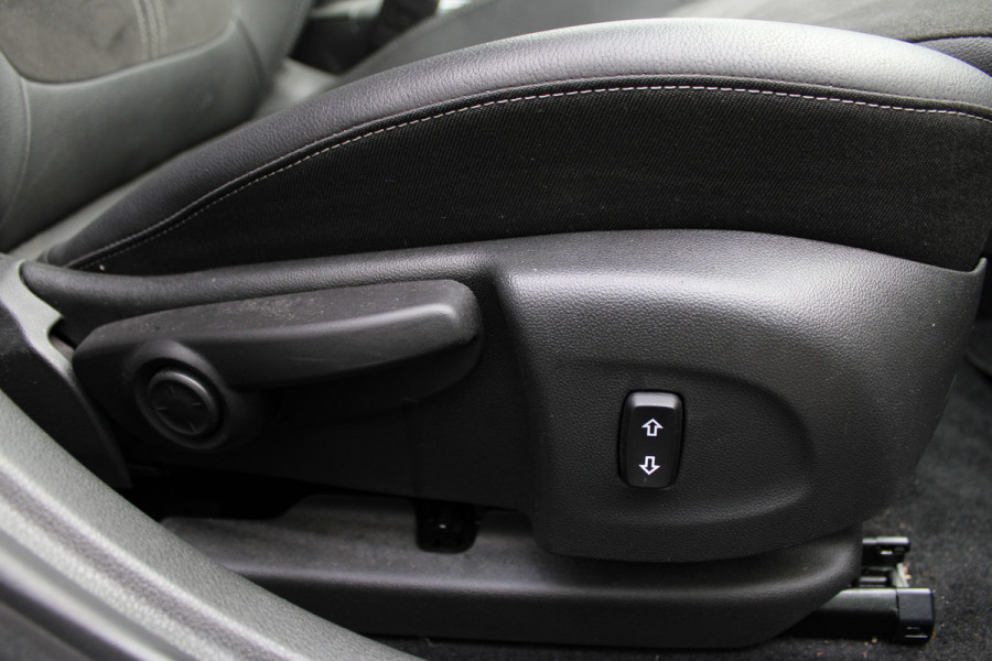 Opel Astra Sports Tourer 1.2 Ultimate | Trekhaak | Winterpack | BLIS | Cruise control | Navigatie | Camera