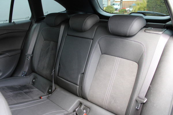 Opel Astra Sports Tourer 1.2 Ultimate | Trekhaak | Winterpack | BLIS | Cruise control | Navigatie | Camera