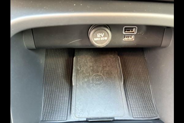 Volvo XC40 1.5 T4 Plug-in hybrid Core Bright 211 PK | Park Assist | Climate Pack - Verwarmd stuur / stoelen | A-Camera