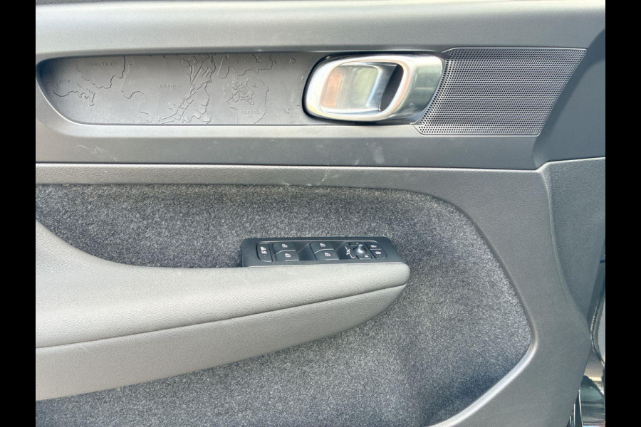 Volvo XC40 1.5 T4 Plug-in hybrid Core Bright 211 PK | Park Assist | Climate Pack - Verwarmd stuur / stoelen | A-Camera