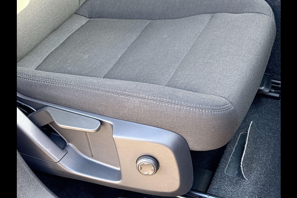 Volvo XC40 1.5 T4 Plug-in hybrid Core Bright 211 PK | Park Assist | Climate Pack - Verwarmd stuur / stoelen | A-Camera