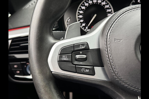 BMW 5 Serie Touring 520i M-SPORT HIGH EXECUTIVE PANORAMADAK DEALER STOELVERWARMING LEDER M PAKKET VIRTUAL AMBIANCE TREKHAAK