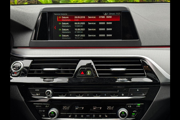 BMW 5 Serie Touring 520i M-SPORT HIGH EXECUTIVE PANORAMADAK DEALER STOELVERWARMING LEDER M PAKKET VIRTUAL AMBIANCE TREKHAAK