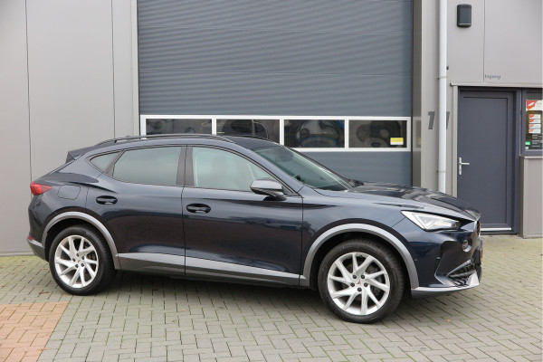 CUPRA Formentor 1.4 e-Hybrid 204pk Business. Led , Trekhaak , PDC , Clima, Stuurwiel verwarmd , LMV , Carplay, etc .