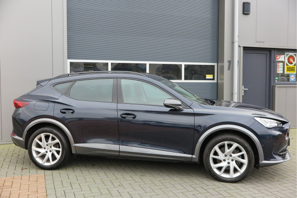 CUPRA Formentor 1.4 e-Hybrid 204pk Business. Led , Trekhaak , PDC , Clima, Stuurwiel verwarmd , LMV , Carplay, etc .