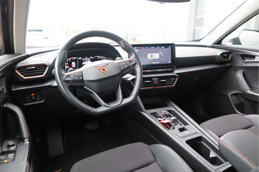 CUPRA Formentor 1.4 e-Hybrid 204pk Business. Led , Trekhaak , PDC , Clima, Stuurwiel verwarmd , LMV , Carplay, etc .