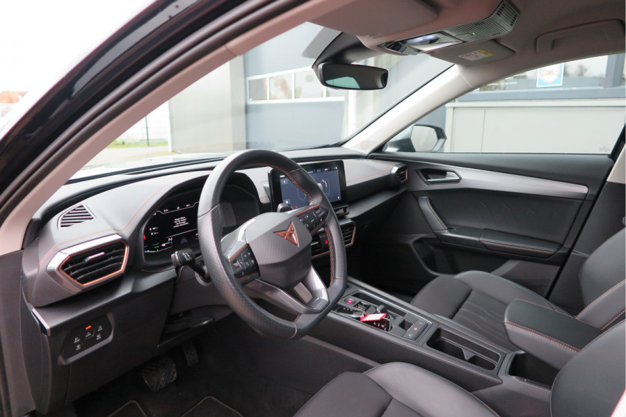 CUPRA Formentor 1.4 e-Hybrid 204pk Business. Led , Trekhaak , PDC , Clima, Stuurwiel verwarmd , LMV , Carplay, etc .