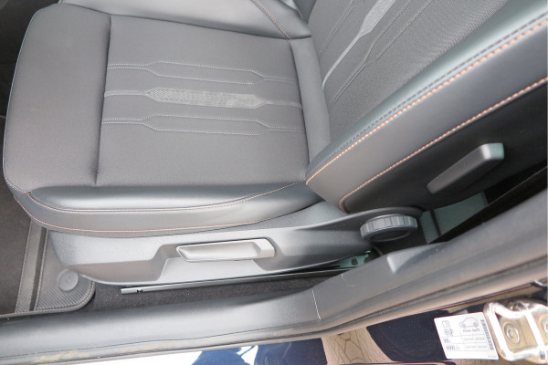 CUPRA Formentor 1.4 e-Hybrid 204pk Business. Led , Trekhaak , PDC , Clima, Stuurwiel verwarmd , LMV , Carplay, etc .