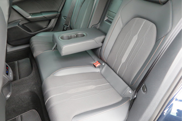 CUPRA Formentor 1.4 e-Hybrid 204pk Business. Led , Trekhaak , PDC , Clima, Stuurwiel verwarmd , LMV , Carplay, etc .