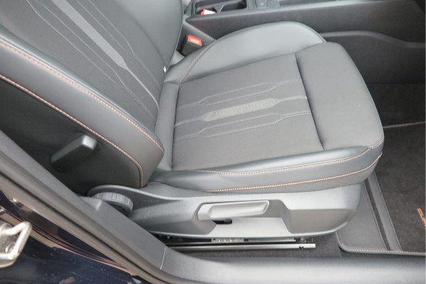 CUPRA Formentor 1.4 e-Hybrid 204pk Business. Led , Trekhaak , PDC , Clima, Stuurwiel verwarmd , LMV , Carplay, etc .