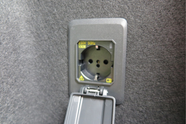 CUPRA Formentor 1.4 e-Hybrid 204pk Business. Led , Trekhaak , PDC , Clima, Stuurwiel verwarmd , LMV , Carplay, etc .