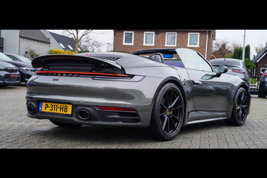 Porsche 911 Cabrio 3.0 Carrera | Sport Uitlaat | PASM Sport Suspension | LED Bi Xenon | Stoelverwarming | Aventuringroen | DAB+