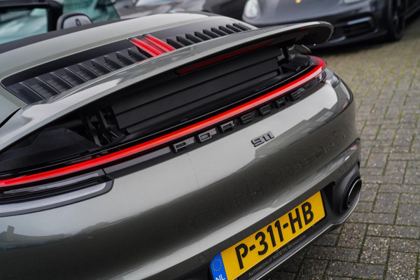 Porsche 911 Cabrio 3.0 Carrera | Sport Uitlaat | PASM Sport Suspension | LED Bi Xenon | Stoelverwarming | Aventuringroen | DAB+