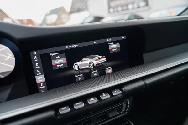Porsche 911 Cabrio 3.0 Carrera | Sport Uitlaat | PASM Sport Suspension | LED Bi Xenon | Stoelverwarming | Aventuringroen | DAB+