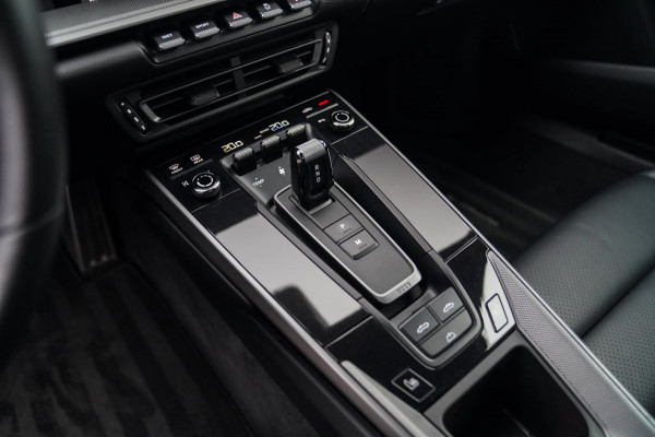 Porsche 911 Cabrio 3.0 Carrera | Sport Uitlaat | PASM Sport Suspension | LED Bi Xenon | Stoelverwarming | Aventuringroen | DAB+