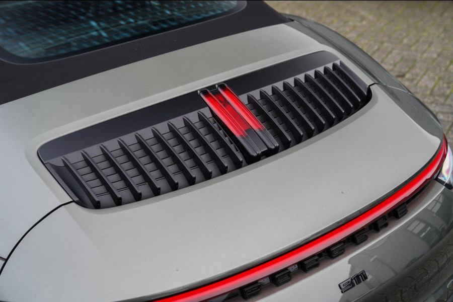 Porsche 911 Cabrio 3.0 Carrera | Sport Uitlaat | PASM Sport Suspension | LED Bi Xenon | Stoelverwarming | Aventuringroen | DAB+