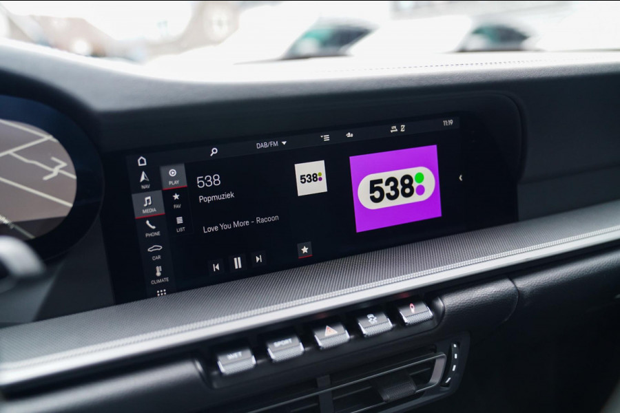 Porsche 911 Cabrio 3.0 Carrera | Sport Uitlaat | PASM Sport Suspension | LED Bi Xenon | Stoelverwarming | Aventuringroen | DAB+