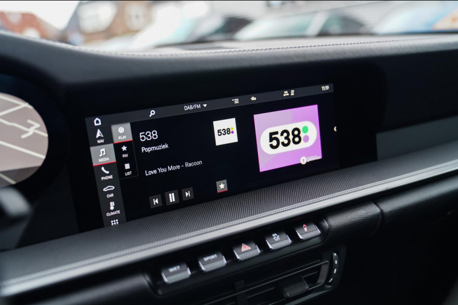 Porsche 911 Cabrio 3.0 Carrera | Sport Uitlaat | PASM Sport Suspension | LED Bi Xenon | Stoelverwarming | Aventuringroen | DAB+