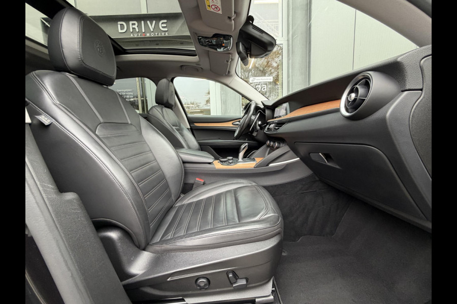 Alfa Romeo Stelvio 2.0 T AWD 280PK First Edition Black|Pano|Leder|Cam