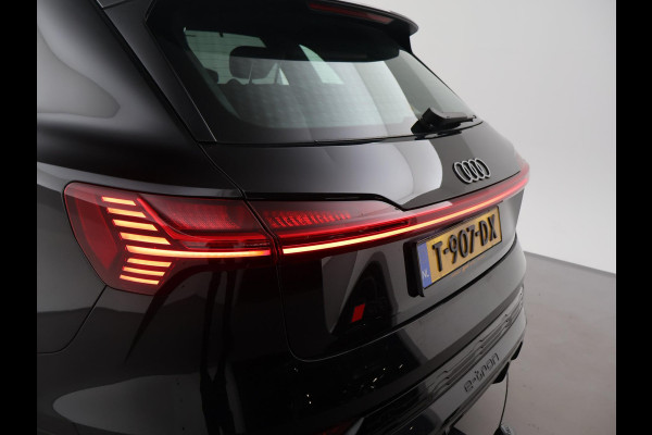 Audi Q8 e-tron 55 QUATTRO 115 kWh 408 PK S EDITION S-LINE + TREKHAAK 1800 KG | LUCHTVERING | HEAD-UP | LEDER SPORTINTERIEUR