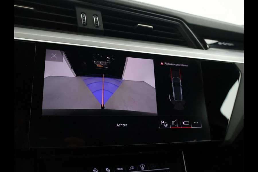 Audi Q8 e-tron 55 QUATTRO 115 kWh 408 PK S EDITION S-LINE + TREKHAAK 1800 KG | LUCHTVERING | HEAD-UP | LEDER SPORTINTERIEUR