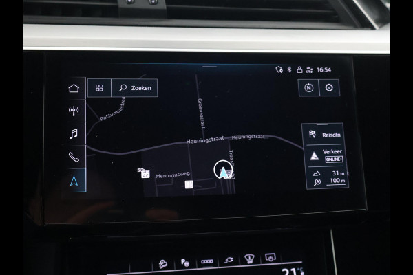 Audi Q8 e-tron 55 QUATTRO 115 kWh 408 PK S EDITION S-LINE + TREKHAAK 1800 KG | LUCHTVERING | HEAD-UP | LEDER SPORTINTERIEUR