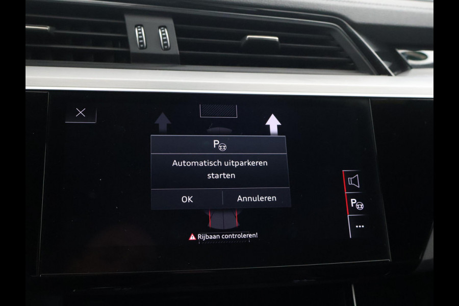 Audi Q8 e-tron 55 QUATTRO 115 kWh 408 PK S EDITION S-LINE + TREKHAAK 1800 KG | LUCHTVERING | HEAD-UP | LEDER SPORTINTERIEUR